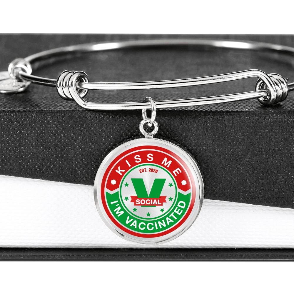 Kiss me , I "m Vaccinated bracelet. Socialize responsible. - World Salsa Championships